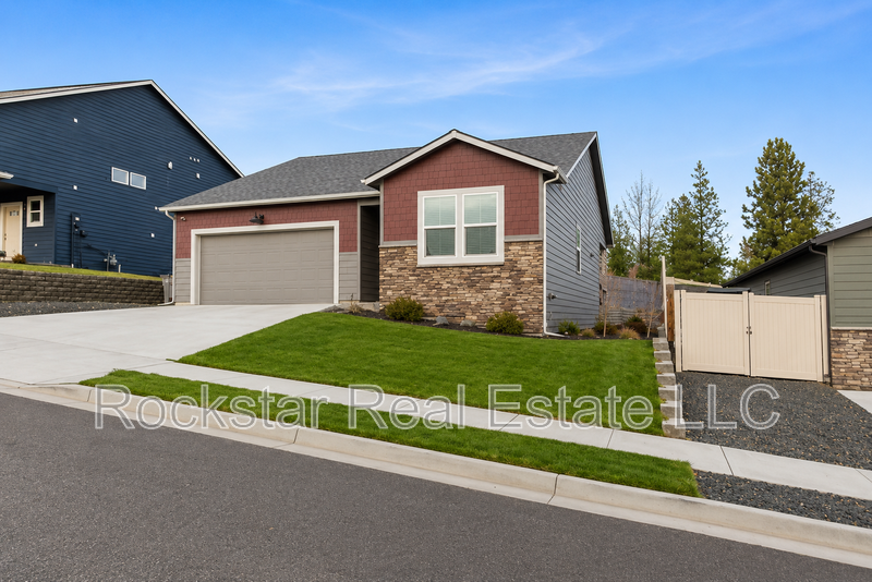 8215 S Avery Rd - Photo 3 of 25