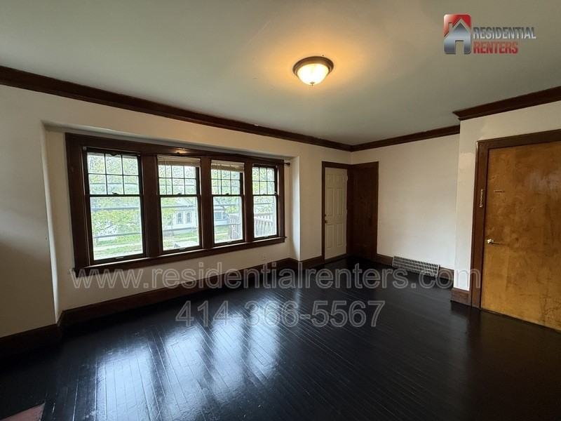 3908 N 6th St - Photo 2 of 11