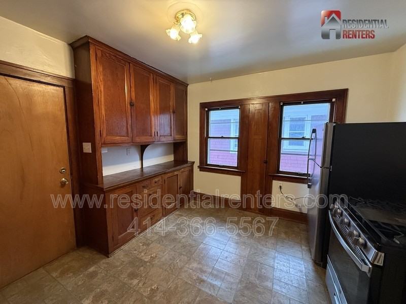 3908 N 6th St - Photo 5 of 11