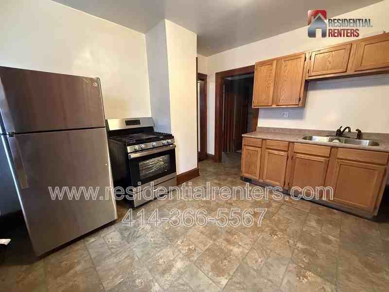 3908 N 6th St - Photo 6 of 11