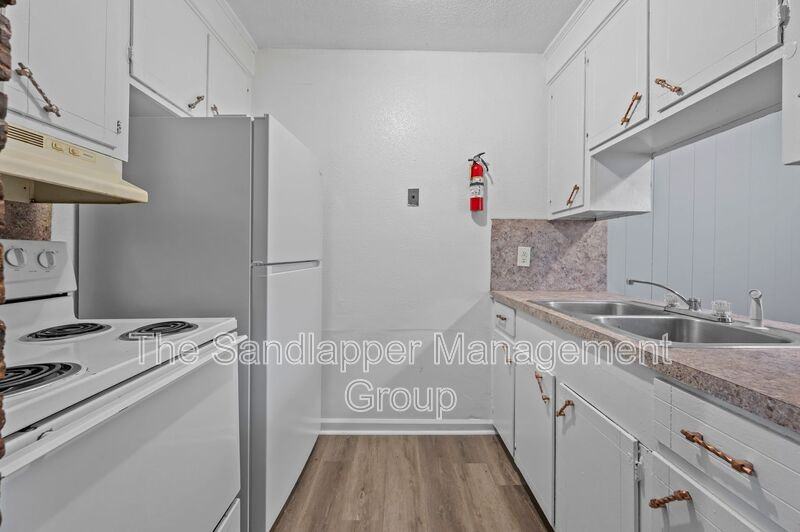 1215 Mosstree Rd #12 - Photo 5 of 7