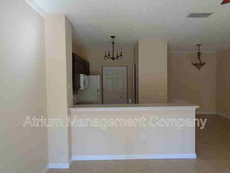 323 Arbor Lakes Cir - Photo 5 of 13