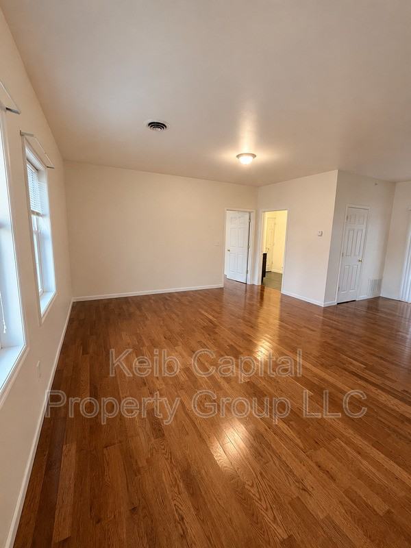 130 Warren St #2C