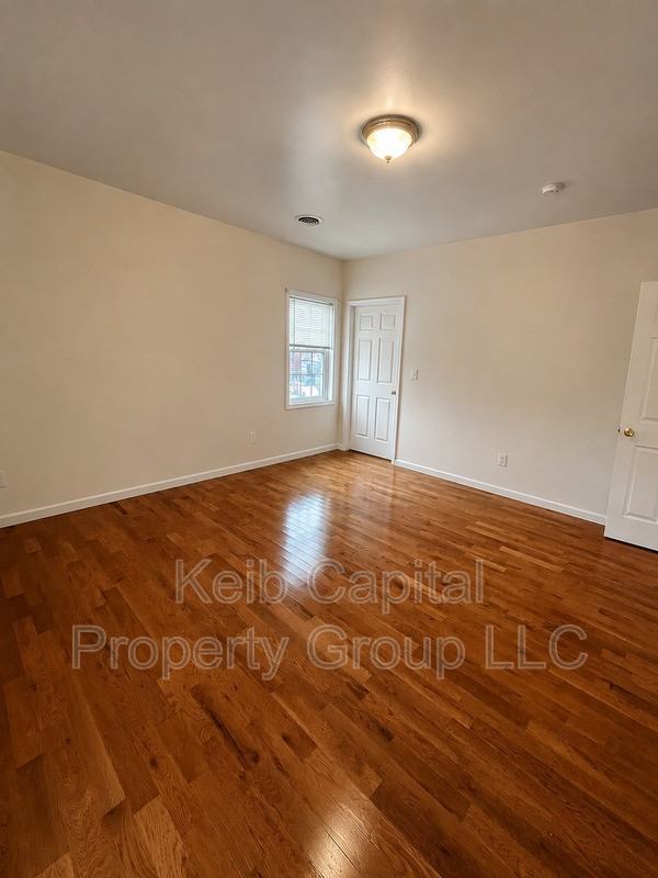 130 Warren St #2C - Photo 2 of 7