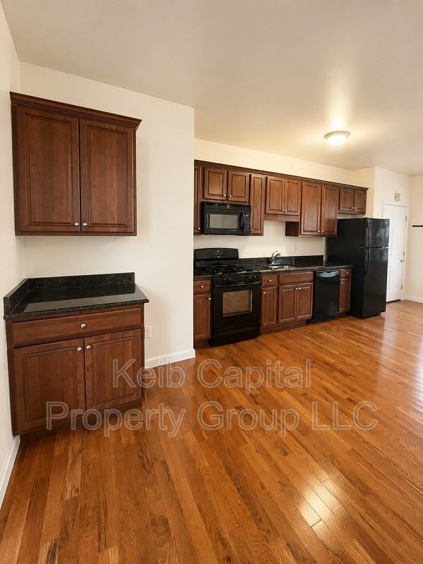 130 Warren St #2C - Photo 4 of 7