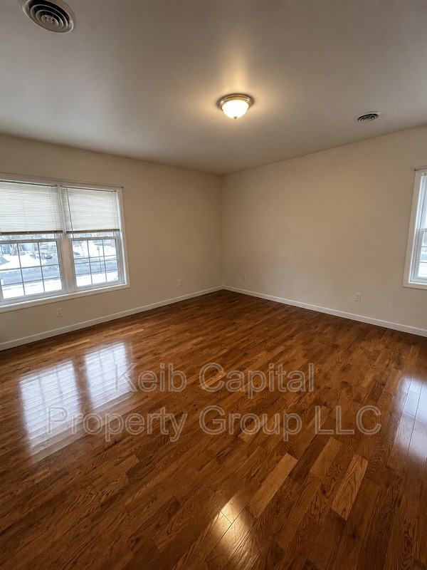 130 Warren St #2C - Photo 5 of 7