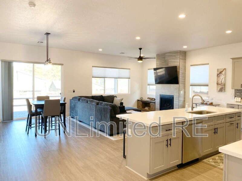 2717 S Vega St - Photo 4 of 21