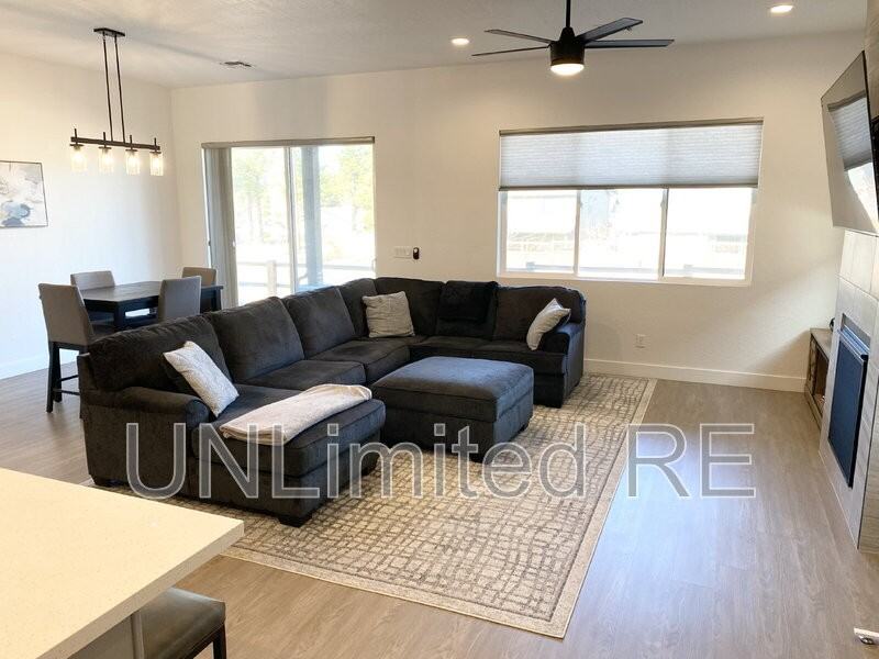 2717 S Vega St - Photo 5 of 21