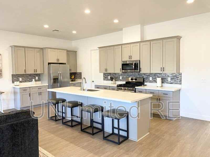 2717 S Vega St - Photo 6 of 21
