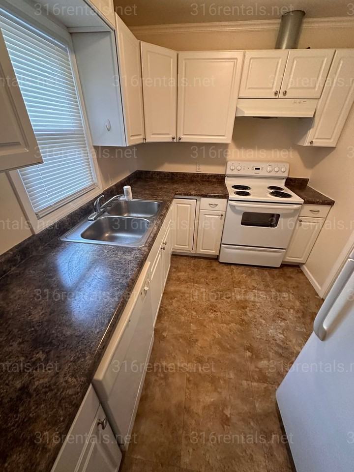 916-918 916-918 N Dellrose - 916 N Dellrose - Photo 3 of 11