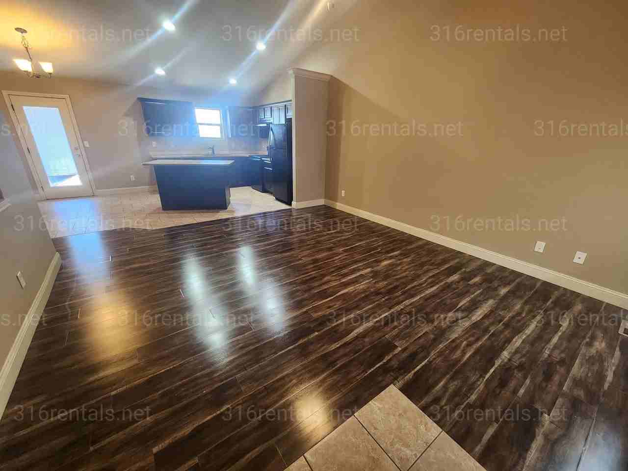 5645 5645 N Lycee Ct - 5645 N Lycee Ct - Photo 2 of 18
