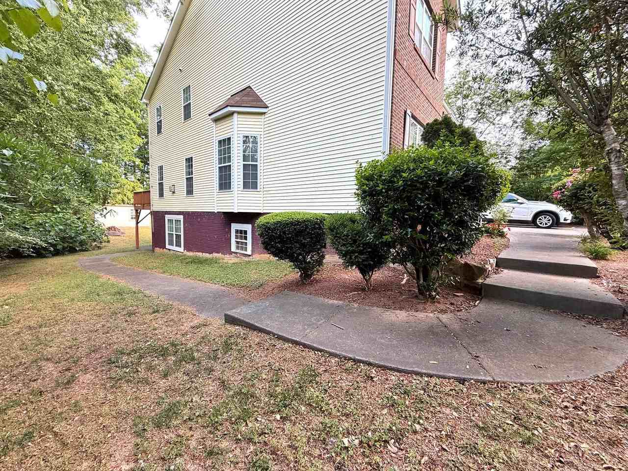 112 Meadow Run - Photo 6 of 47