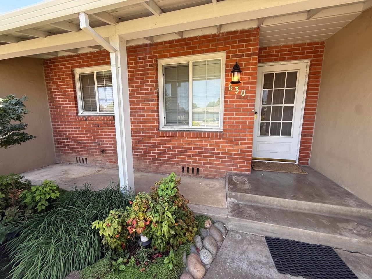 830 W Vine St - Photo 2 of 16