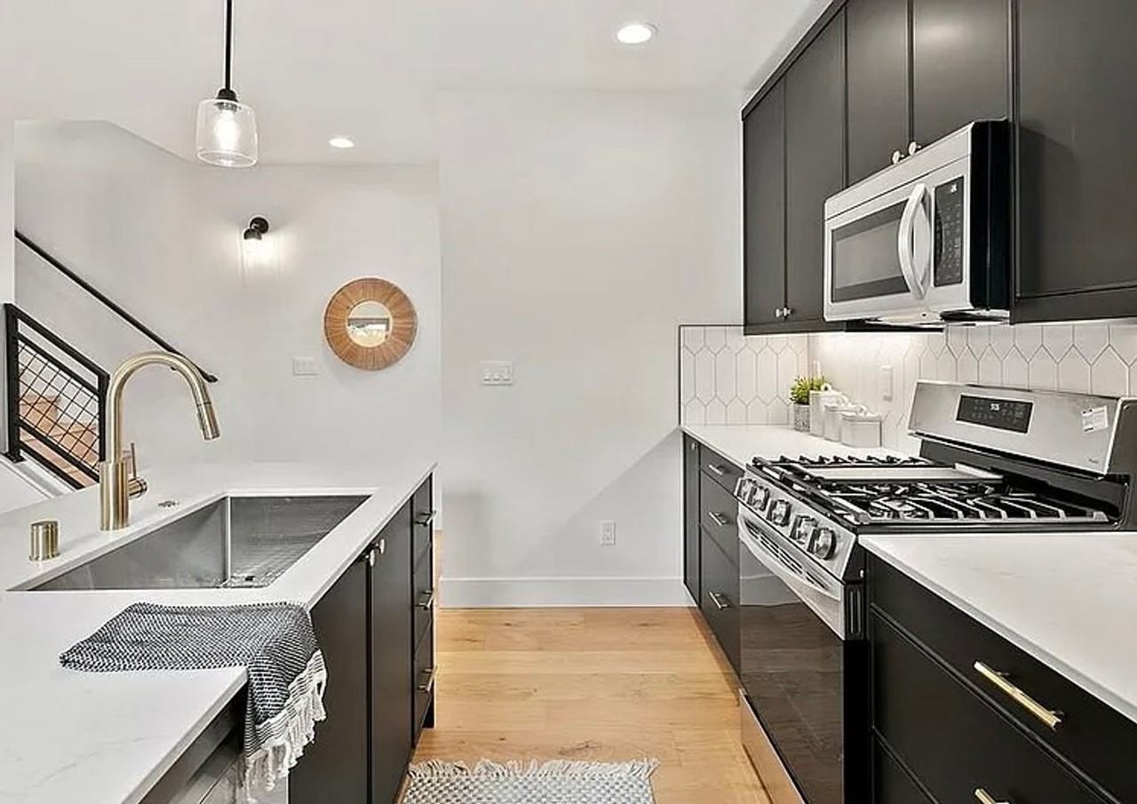 527 Ne 89th St #C - Photo 4 of 22