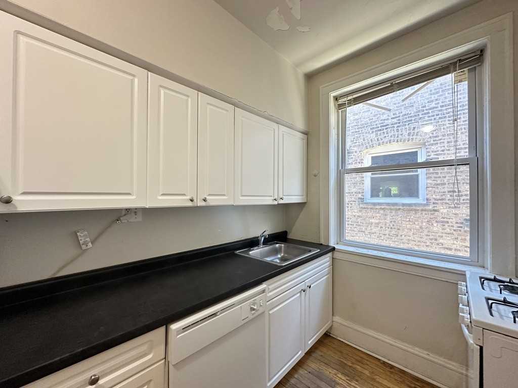 329 Kedzie St #2 - Photo 4 of 21