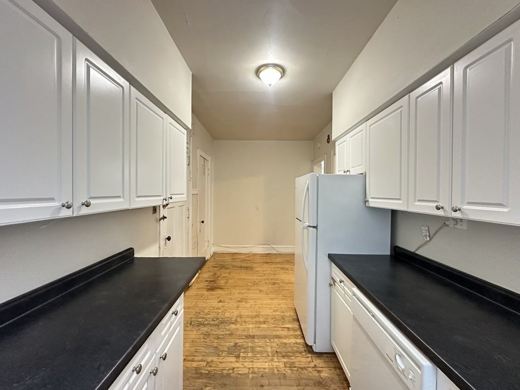 329 Kedzie St #2 - Photo 6 of 21