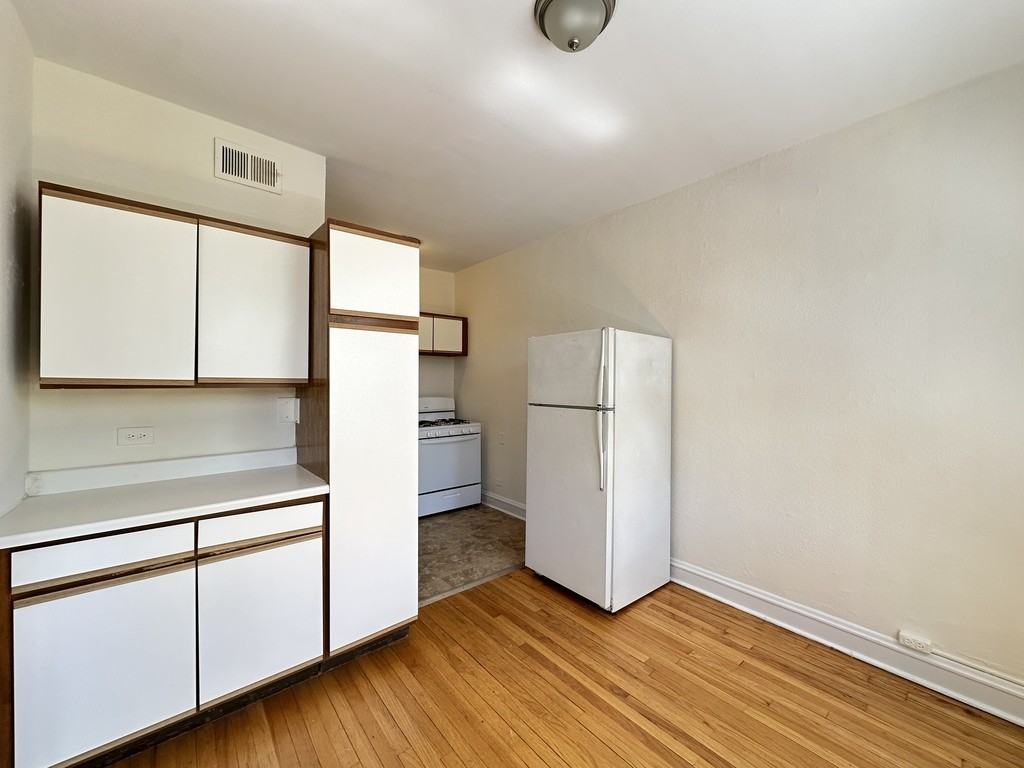 343 Park Ave #07 - Photo 3 of 21
