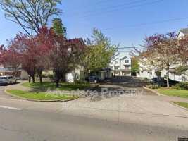 featured image of 2839 Sw Western Blvd