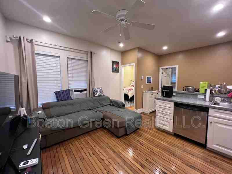 1 Centre Street Ter #8UNIT8 - Photo 2 of 15