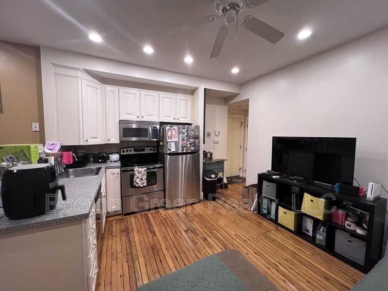 1 Centre Street Ter #8UNIT8 - Photo 4 of 15