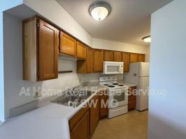 featured image of 881 N 22nd St