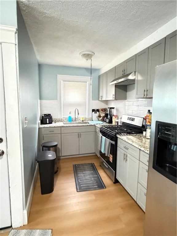 694 Killingly St - Photo 3 of 24