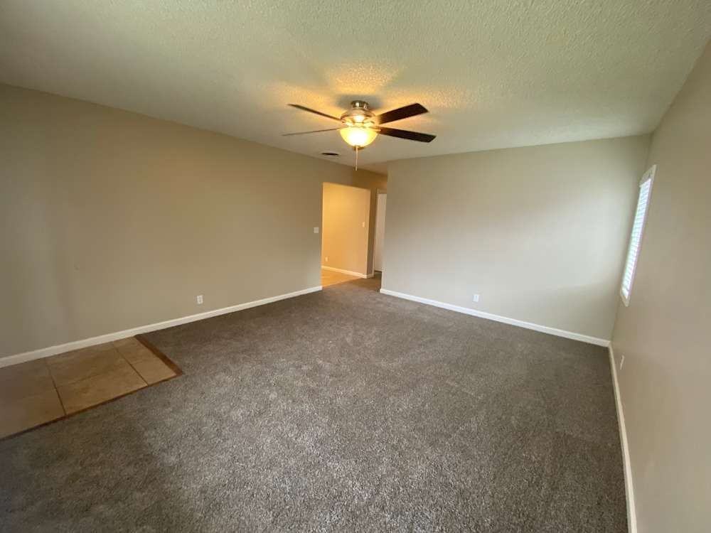 1337 Reserve Dr - Photo 5 of 9