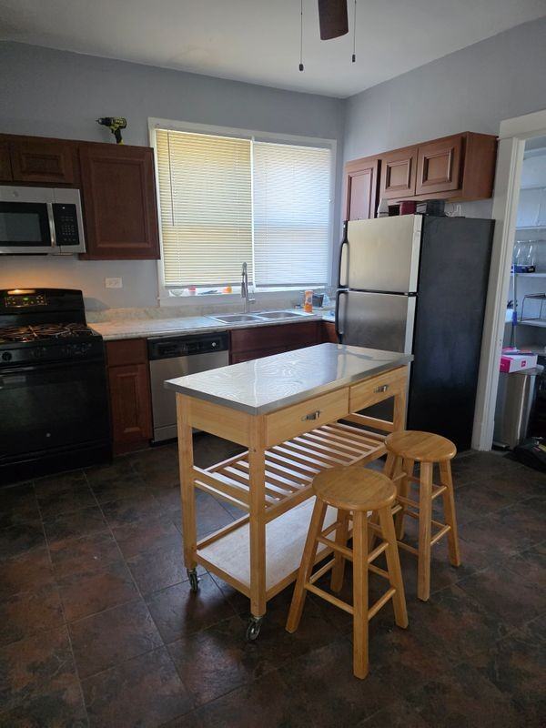 7748 S Saginaw Ave - Photo 4 of 6