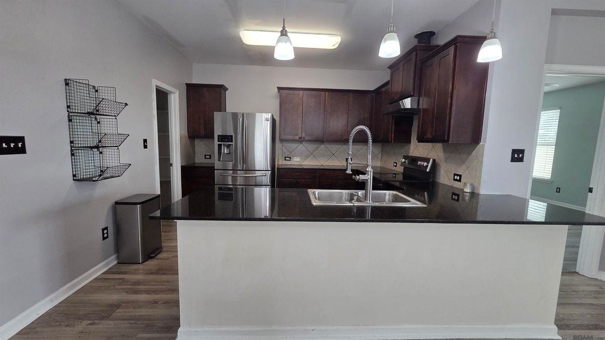 583 Fall River Dr - Photo 2 of 27
