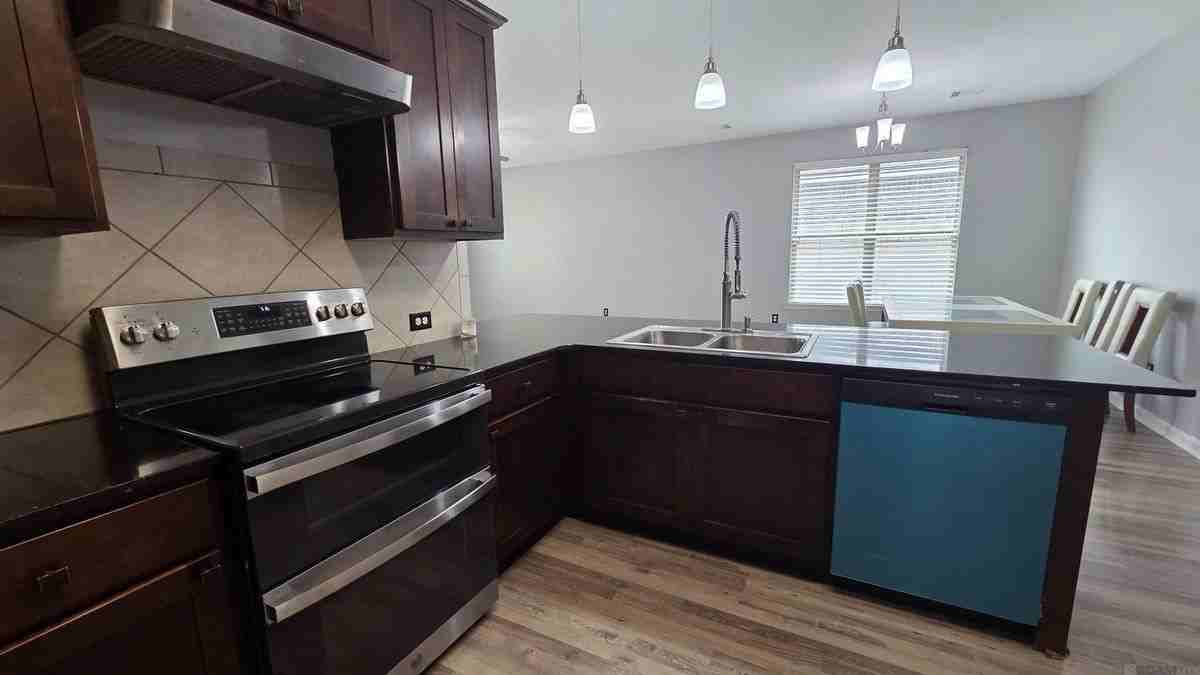583 Fall River Dr - Photo 4 of 27