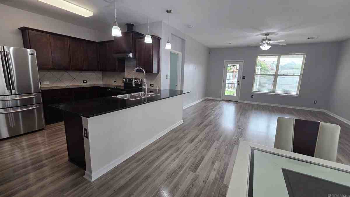 583 Fall River Dr - Photo 5 of 27