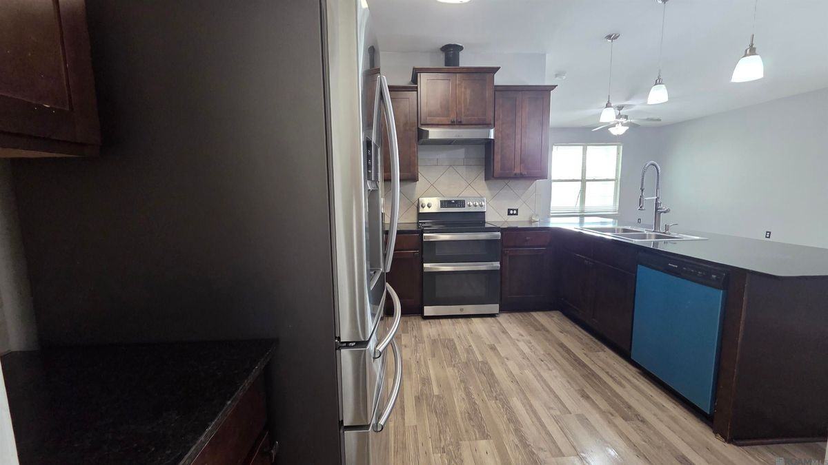 583 Fall River Dr - Photo 6 of 27
