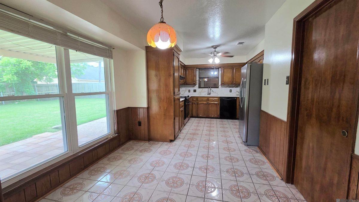 9144 High Point Rd - Photo 3 of 24