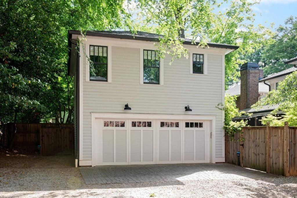 1054 Euclid Ave Ne ##Ch - Photo 6 of 30
