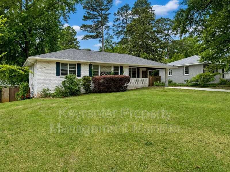 2172 Pawnee Dr Se - Photo 2 of 19