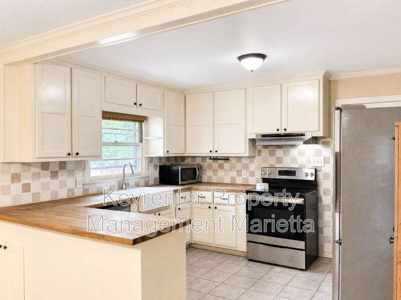 2172 Pawnee Dr Se - Photo 3 of 19
