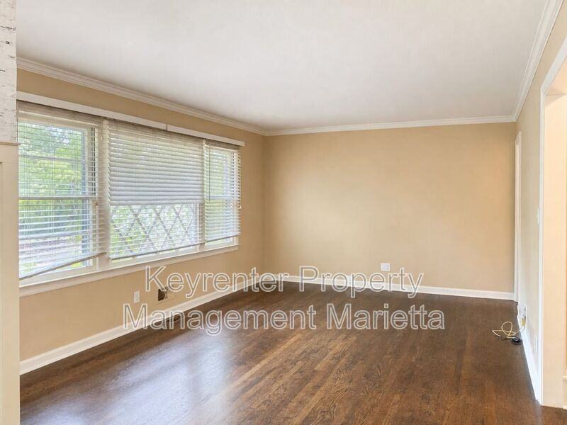2172 Pawnee Dr Se - Photo 6 of 19