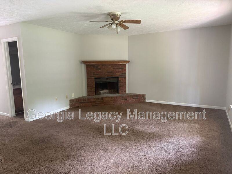 210 Highland Park Dr #210 - Photo 4 of 5