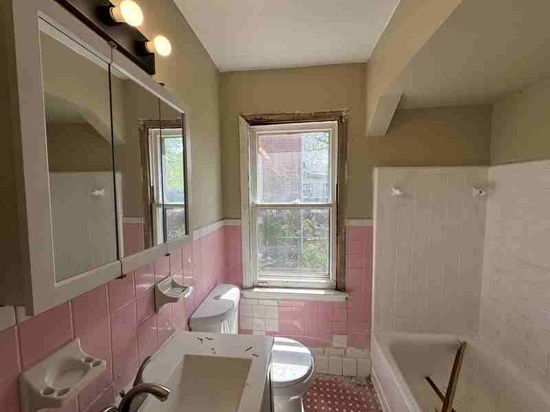 9927 Beaconsfield St - Photo 7 of 18