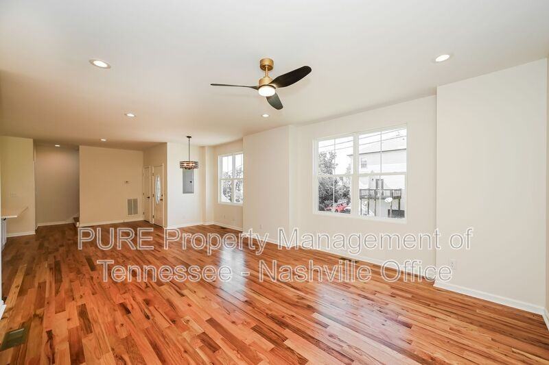 300 Alice Ave - Photo 3 of 22