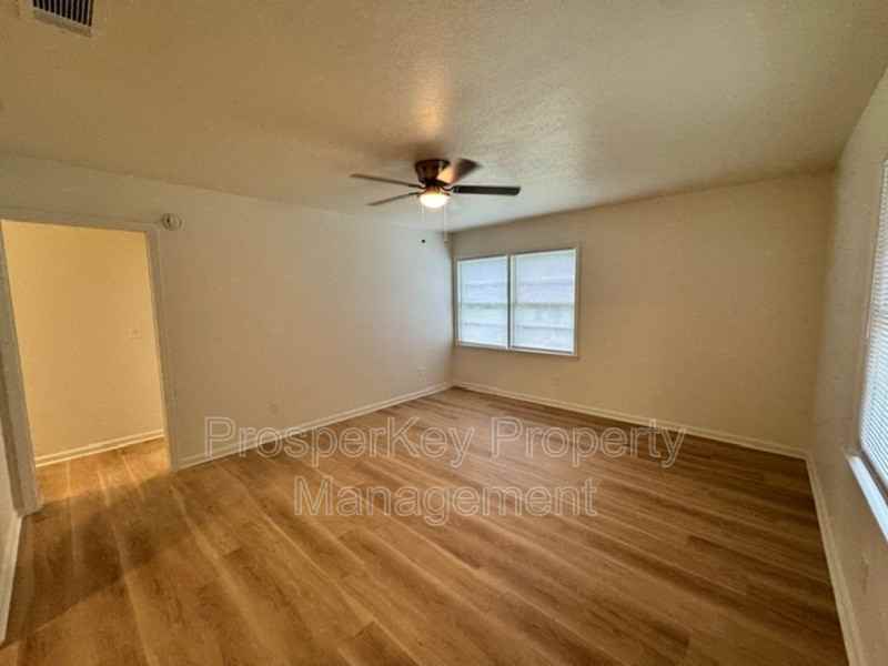 4340 Roman Dr - Photo 4 of 22