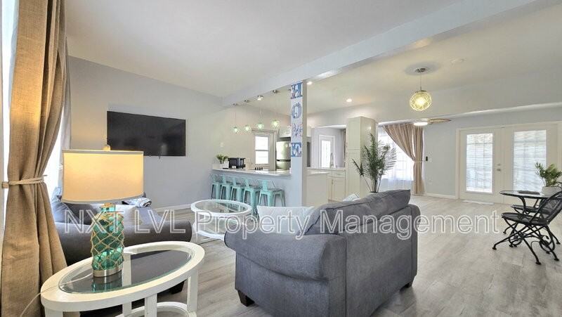 2348 Burton Ave - Photo 4 of 26