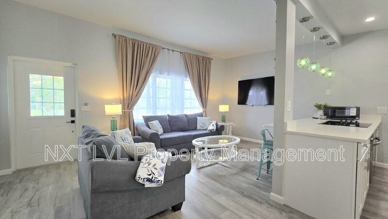 2348 Burton Ave - Photo 5 of 26