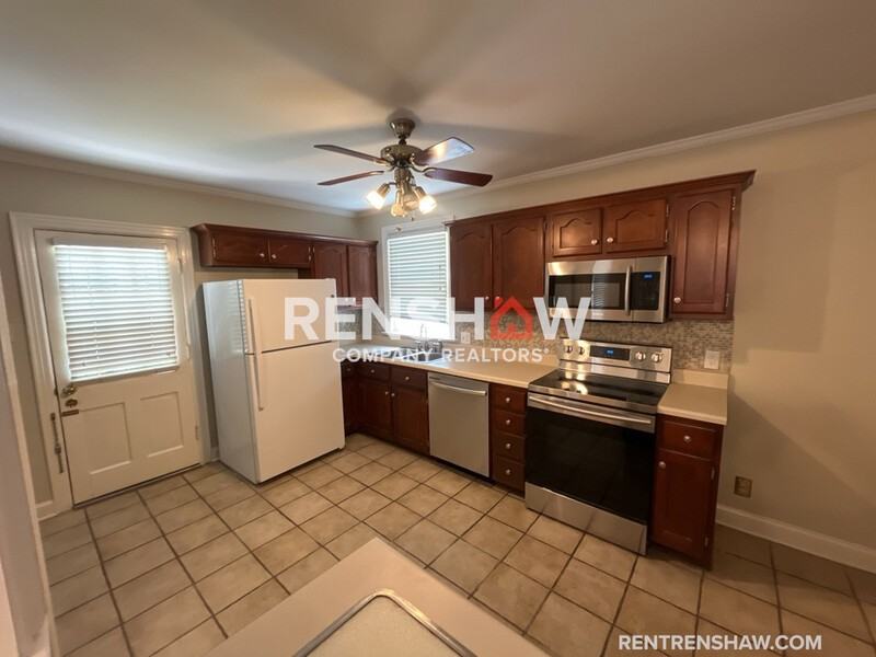 244 Patterson St - Photo 4 of 17