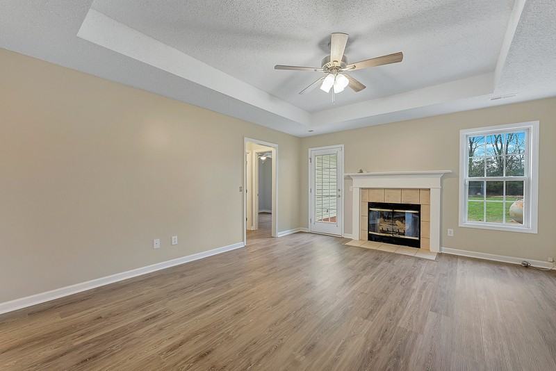 334 Earnhardt Dr - Photo 4 of 20