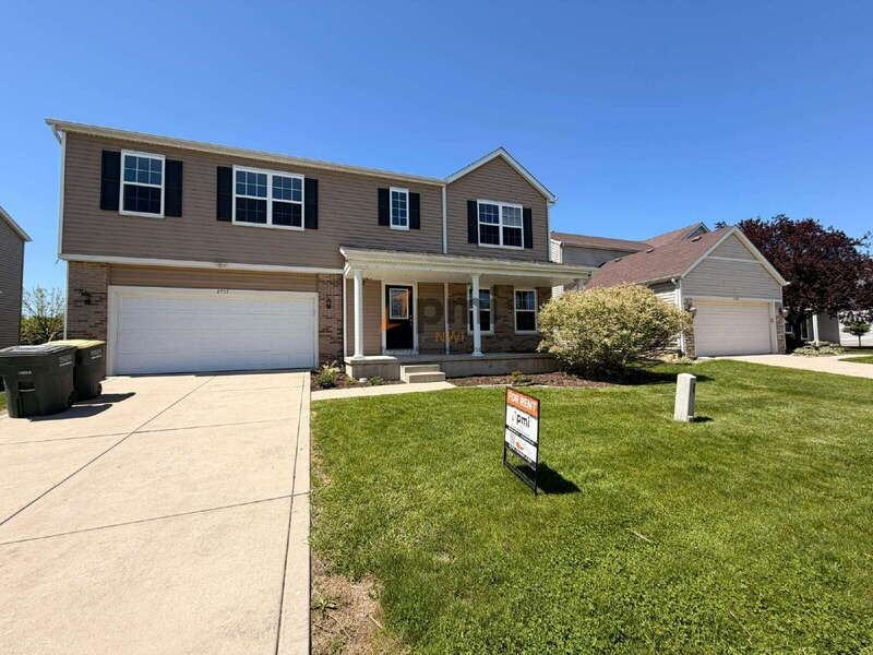 2707 Westwind Dr - Photo 3 of 34