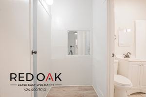 featured image of 822 S Park View St