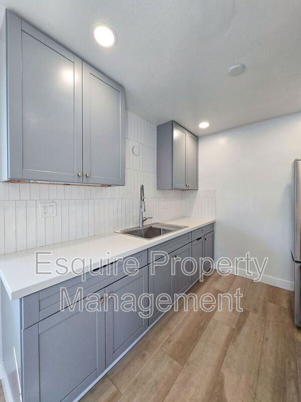 751 W Channel Islands Blvd #6 - Photo 5 of 18