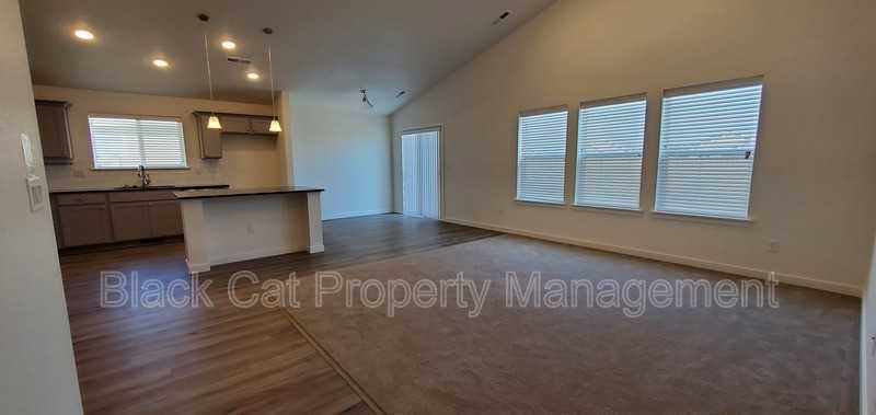 10679 W New Berlin Dr - Photo 7 of 32