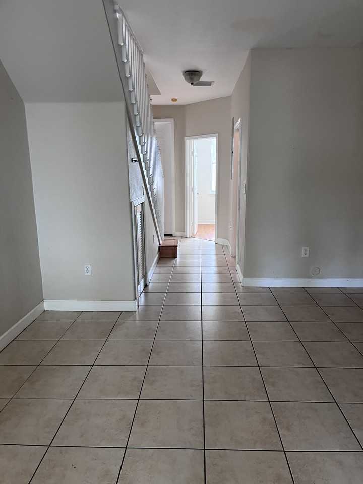 5610 Nw 107th Ave #1314 - Photo 4 of 7